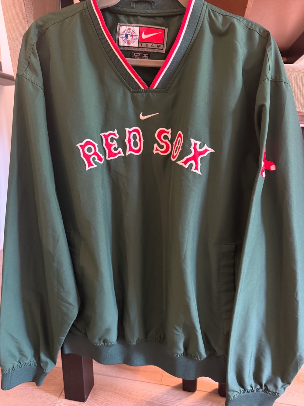 Nike Men’s Boston Red Sox Pullover Rain/Windbreaker, Small, Green
